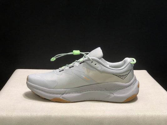 HOKA ONE ONE SKYFLOW
