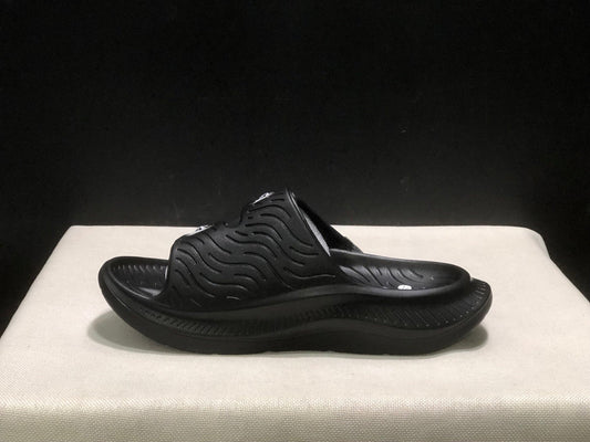 WTAPS x  HOKA ONE ONE ORA Luxe