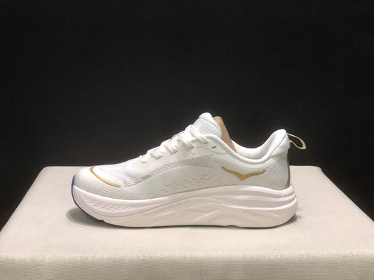 HOKA ONE ONE SKYFLOW