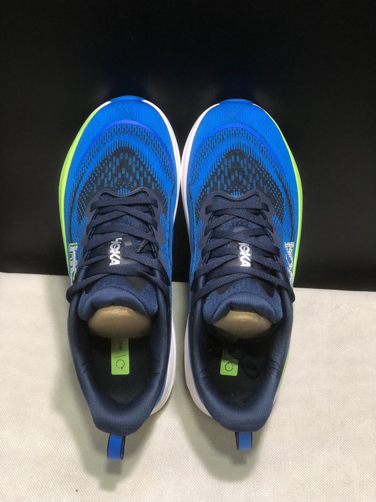 HOKA ONE ONE SKYFLOW